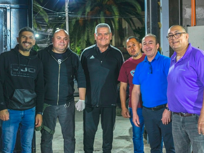 Grupo de Hombres